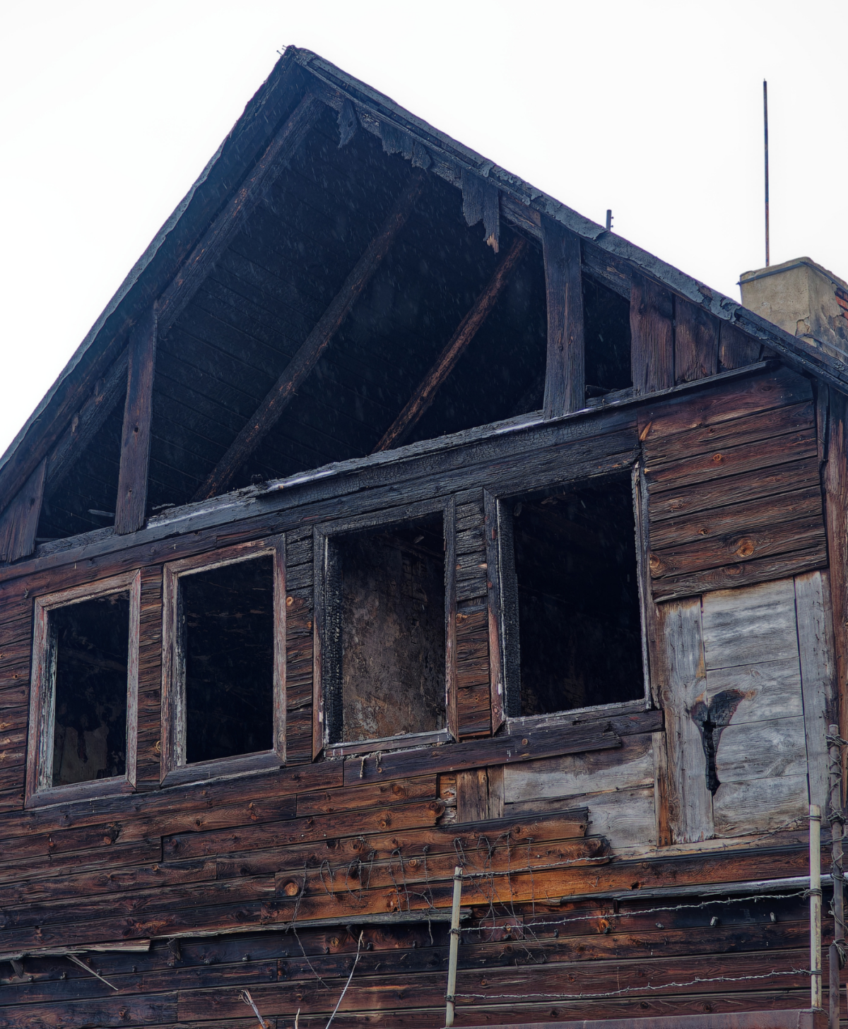 1 Home with visible burn damage